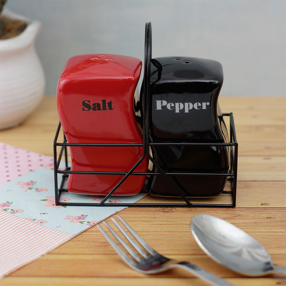 Salt & Pepper Shakers, AVA-GS3-10(A Vintage Affair), Red and Black Salt and Pepper Set with Iron Basket, Salt & Pepper Shakers - EL16100