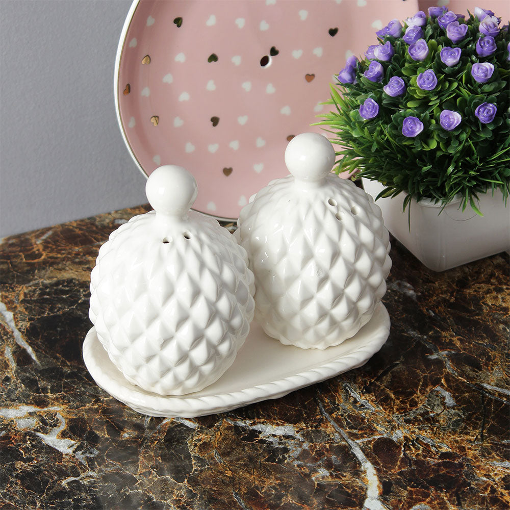 Salt & Pepper Shakers, AVA-GS2-05(A Vintage Affair), Large Pineapple Salt & Pepper Shaker with Stand, Salt & Pepper Shakers - VT16090